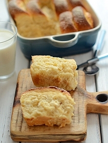 Drożdżowe bułki z serem do ...