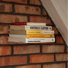 Lewitująca półka idealna do...