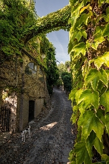 Bussana Vecchia , Włochy