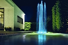 Podświetlany strumień wodny