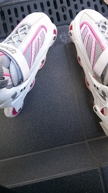 Pierwszy raz na rolki w życiu: ) jakieś rady żeby nie wybić zębów? :)