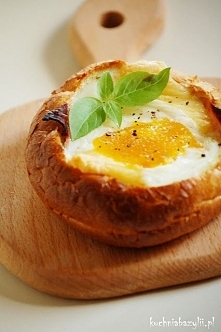 Jajko zapiekane w bułce