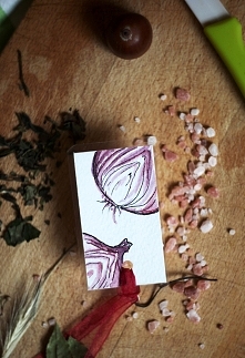 Czerwona cebula towarzyszy ...