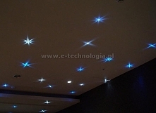 gwiezdne niebo na suficie w korytarzu, sufit z gwiezdnym niebem e-technologia

e-technologia.pl