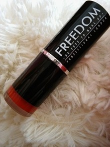 Tanie kosmetyki.
Czasami tani kosmetyk kupiony w PEPCO  za 5 zł może okazać się lepszy od tego za 30.
Nie mam tu na myśli oczywiście podrobionych kosmetyków z chińskiego super m...