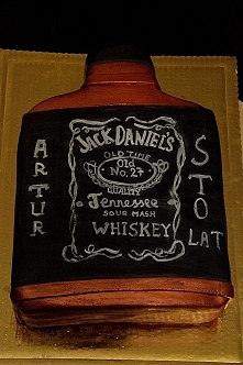 tort urodzinowy butelka whiskey - Mancia w kuchni