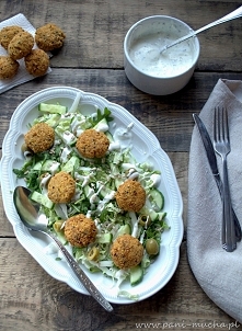 zielona sałatka z falafelem (klik)
