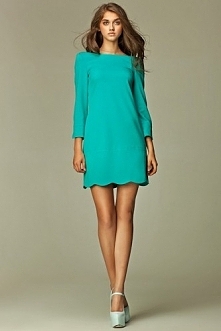 Turkusowa sukienka z dekoltem na plecach