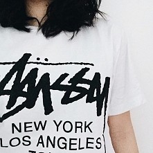 stüssy - firma, która zaczyna być co raz bardziej popularniejsza w naszym kraju, ma któraś/któryś z Was odzież z tej firmy?  ^^  jakie opinie?