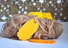 Śliczne tagi - bileciki w kształcie retro. Przydadzą ci się do pakowania prezentów dla najbliższych. Do kupienia na stronie Papierowego Potwora!