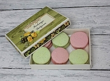 Podziękowania dla rodziców. Pudełeczko z makaronikami.