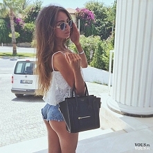 Mała Celinka ;) takie cuda do kupienia tu: link poniżej