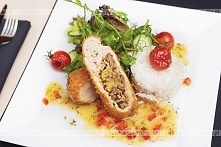 Zrazy zawijane z piersi kurczaka