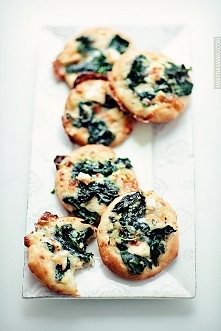 MINI PIZZE ZE SZPINAKIEM I ...