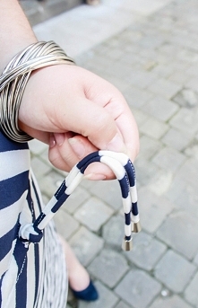 Co dziewczyna w rozmiarze plus size powinna zabrać ze sobą na wakacje?