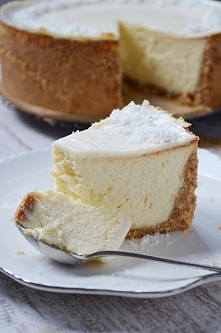 Sernik Pina Colada 


Składniki (składniki na formę o średnicy ok. 26 cm lub na mniejszą okrągłą formę i jeszcze jedną małą - u mnie keksówka:)):

Spód

•340 g ciasteczek owsian...