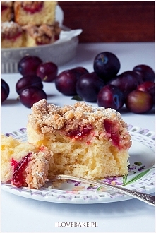 Placek ze śliwkami na maślance