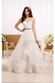 Essense Of Australia Wedding Dress With Sweetheart Bodice And Organza Skirt Style D2086