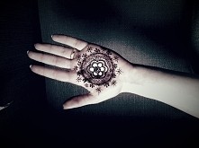 henna wewnątrz dłoni :)