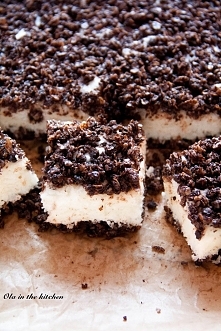 Ciasto z płatkami owsianymi i jogurtem naturalnym

Składniki: 

Masa z płatków:

2 szklanki płatków owsianych 
1/2 szklanki cukru trzcinowego 
3 łyżki kakao 
1/2 szklanki oleju ...