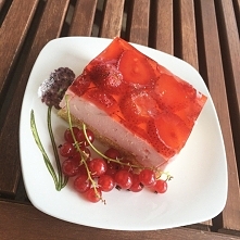 Przepis na przepyszne truskawkowe ptasie mleczko juz na blogu!:) zapraszam <3 majorka94.blogspot.com