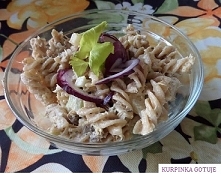 sałatka makaronowa z wędzona makrelą