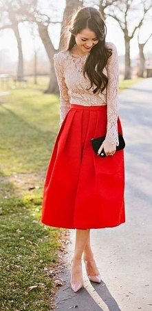 czerwona rozkloszowana spód...