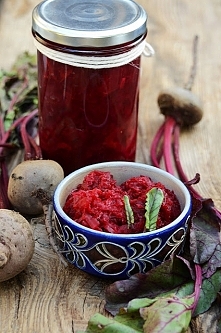 Łagodne buraczki z papryką do słoików 
/przepis po kliknięciu w zdjęcie/