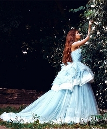 Cudowna błękitna suknia, al...