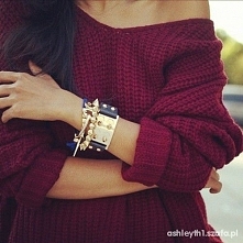 Cudny bordowy sweter