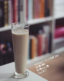 bana masło orzechowe,cynamon ,mleko