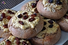 Zdrowe, chrupiące, pachnące.. niczym z piekarni drożdżówki z serem skradły moje serce! 
PRZEPIS PO KLIKNIĘCIU W ZDJĘCIE!!!!!