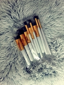 Recenzja pędzli już na blogu zapraszam!