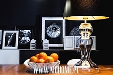 szklana lampa z abażurem