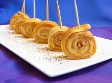 Koreczki naleśnikowe z serem żółtym i masłem orzechowym