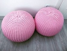 Dziergane, bawełniane pufy 50x40 cm. Ściągane pokrowce, które można uprać. Ekologiczne , made by Sznureczkowo. Dostępne w wielu kolorach.