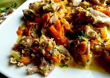 Żołądki z marchewką
SKŁADNIKI
* 1 kg żołądków * 1 duża marchew * 1 duża cebula * pęczek koperku * łyżka masła * łyżka mąki * płaska łyżka soli * 0,5 l. bulionu (może być z kostk...