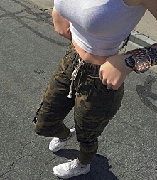 gdzie dostanę takie spodnie...