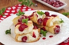 Naleśniki z kremem budyniow...