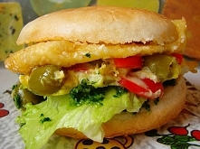 Hamburger wegetariański z kotletem serowym