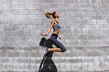 WITAM WAS MOJE DROGIE FITTERKI! Jak wam idzie? Jak z motywacją wasza? Od jutra bardziej pilnuje sie diety ! :D Jutro święto ale mimo to trening i tak musi być !Pobudka 7.45 ! Pl...