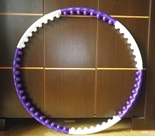 Zastanawiam się nad kupnem hula hop z wypustkami ... Czekam na wasze opinie i efekty. Czy faktycznie miałyście po początkowym kręceniu straszne siniaki i ile się utrzymywały ?