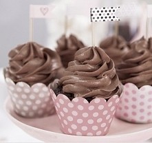 Babeczki ozdobione wyjątkowymi dekoracjami wyglądają jeszcze bardziej smakowicie. Zgodzicie się ze mną? :)