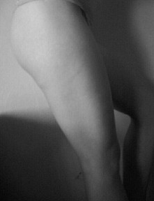 A teraz zdjecie z boku.  napiszcie nad czym powinnam popracowac.