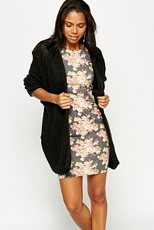 Sprzedam sukienkę taką jak na zdjęciu. NOWA Rozmiar S/M Cena 40zł.