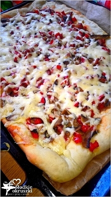 Pizza na cienkim cieście. Przepis na domową pizzę.
*****
Przepis po kliknięciu w zdjęcie