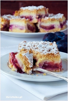 Ciasto ze śliwkami i budyniem