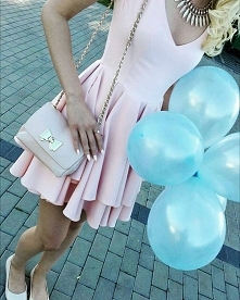 różowa Sara z SUKIENKOWO.PL