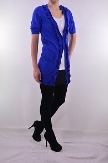 Niebieski sweterek. Secondhand online. Sprawdź.