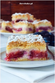 Ciasto ze śliwkami i budyniem